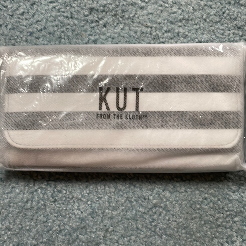 *NWT Kut From the Cloth Striped Wallet